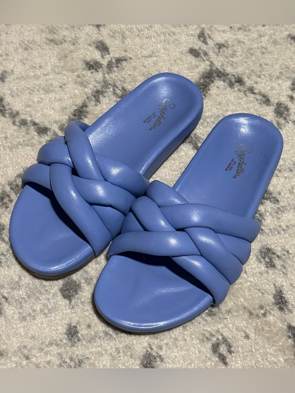 EUC Seychelles Low Key Glow Up Cornflower Blue Leather Flat Sandals Women size 9